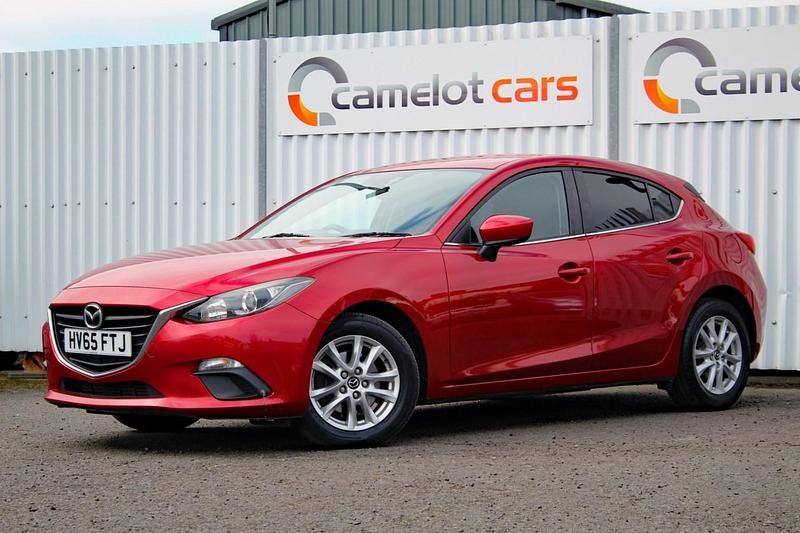 Begagnad Mazda 3 150 HK (110 kW) 2015 Röd Halvkombi