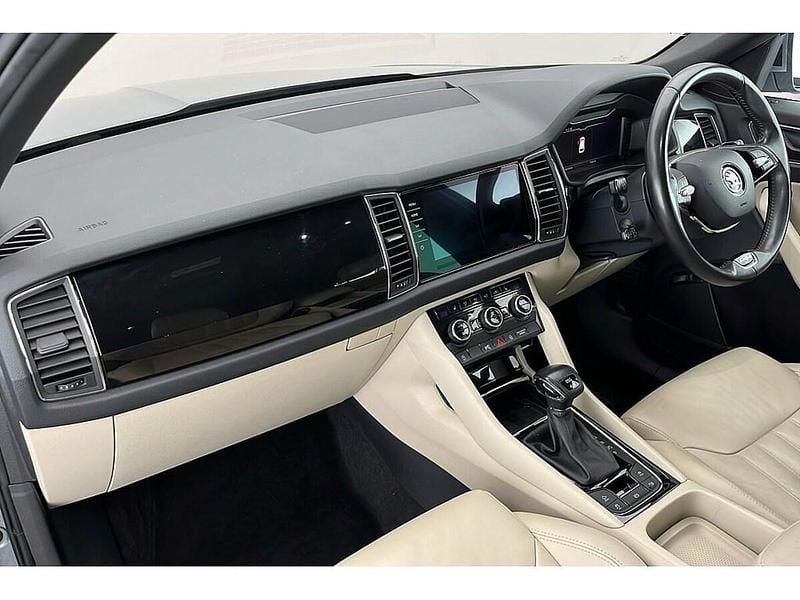 Used Skoda Kodiaq LAURIN & KLEMENT 140 HP (102 kW) 2021 Business grey metallic SUV