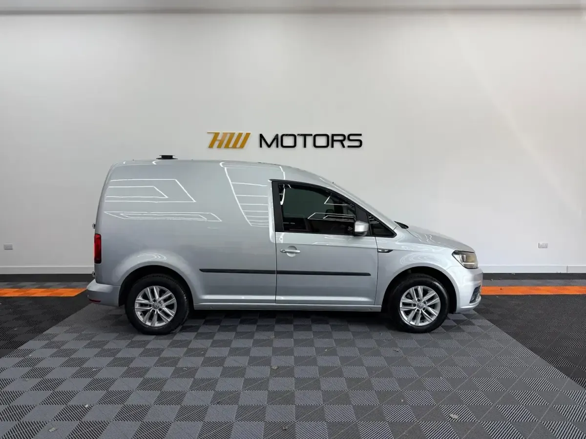 Used VW Caddy Highline 102 HP (75 kW) 2019 Silver MPV