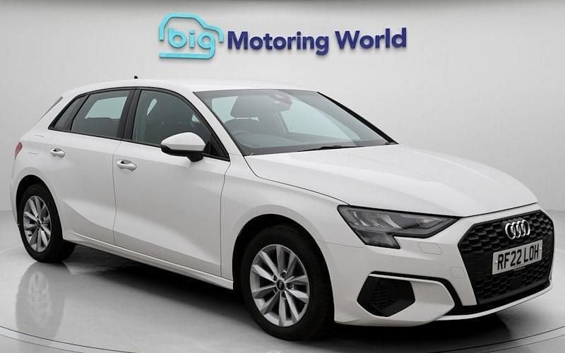 Used Audi A3 Sportback 110 HP (80 kW) 2022 White Hatchback