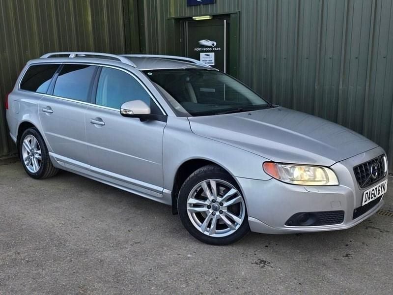 Used Volvo V70 SE Lux 205 HP (150 kW) 2010 Silver Estate