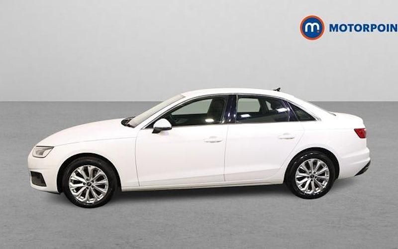 Usado Audi A4 150 HP (110 kW) 2022 Branco Sedan
