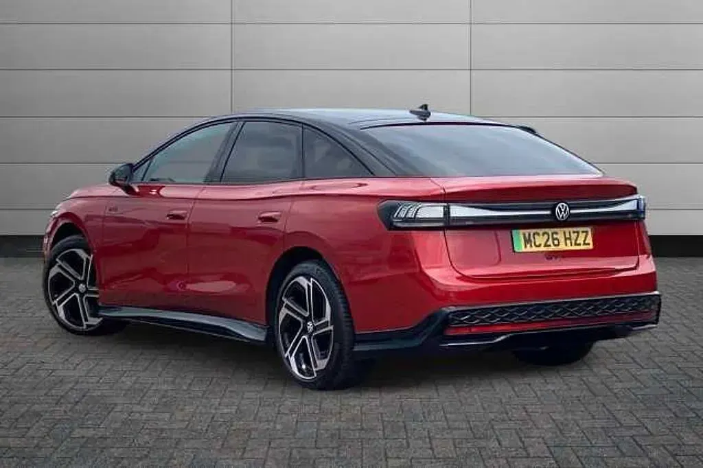 New VW ID.7 GTX 250 kW (340 HP) 2026 Kings red with black roof Hatchback