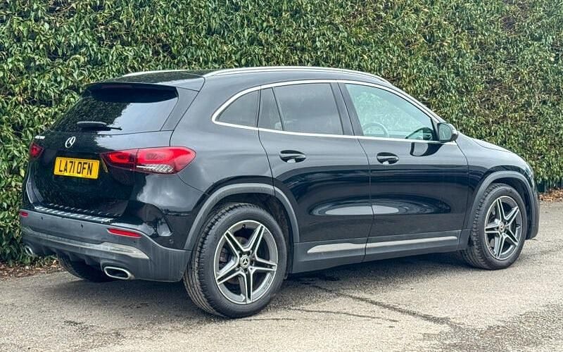 Used Mercedes GLA200 Executive 163 HP (119 kW) 2022 Black SUV