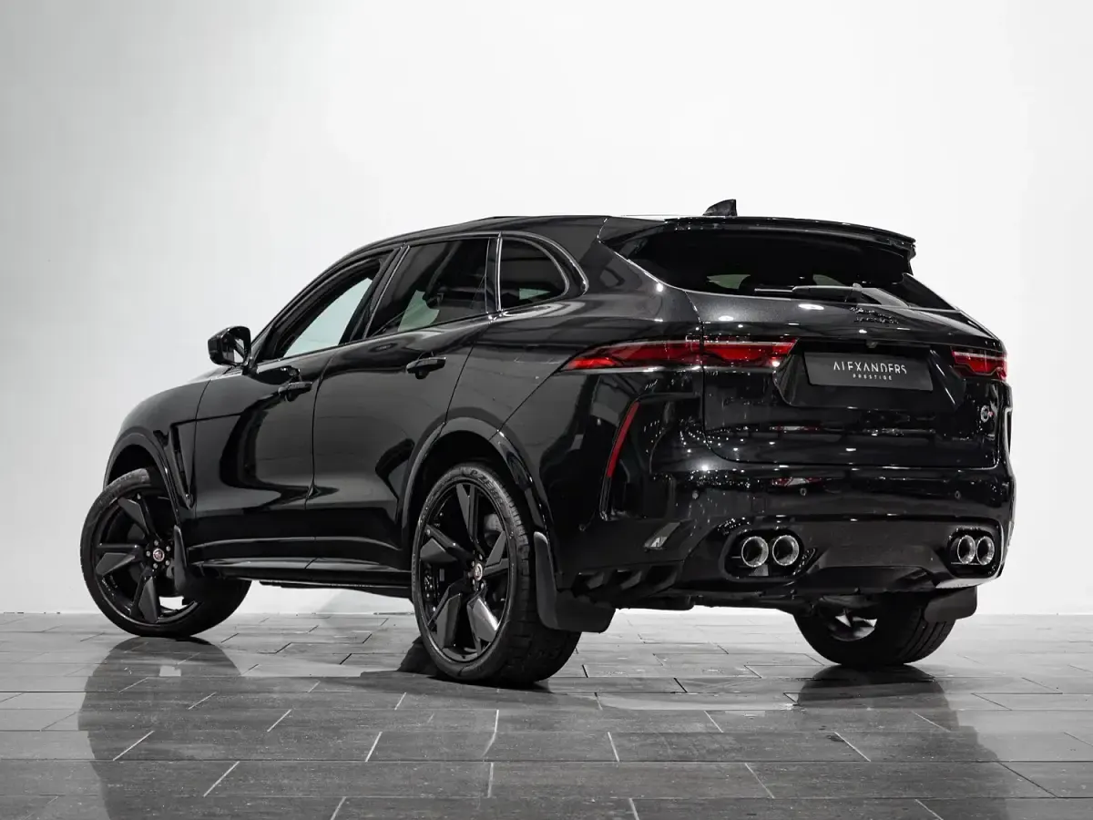 Used Jaguar F-Pace SVR 550 HP (404 kW) 2023 Black SUV