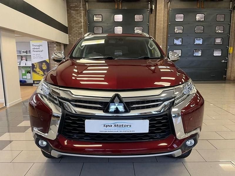 Used Mitsubishi Shogun 181 HP (133 kW) 2019 Red SUV