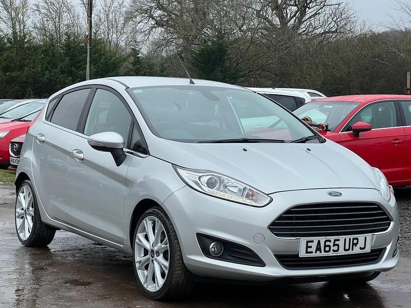 Used Ford Fiesta Titanium 2015 Silver Hatchback