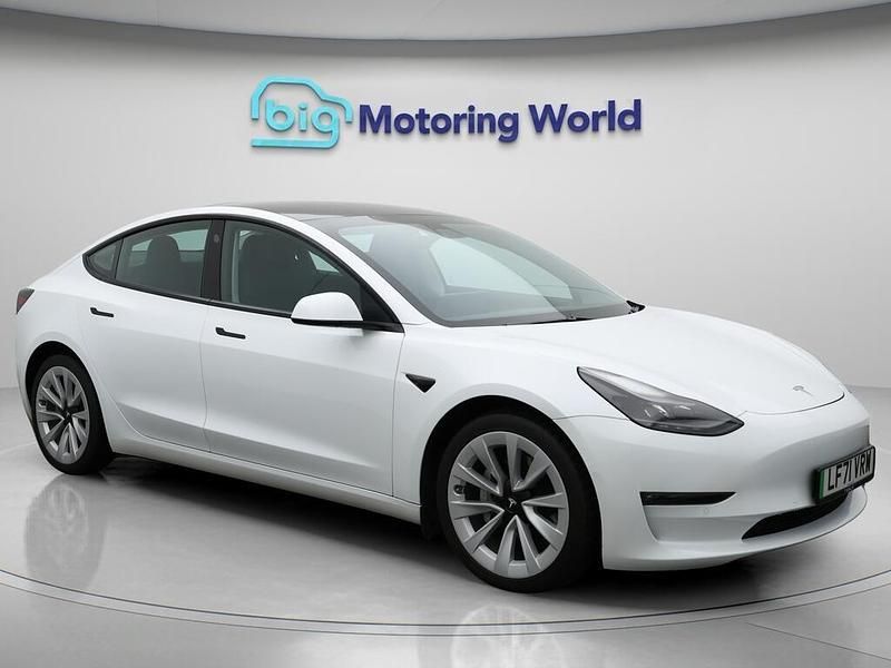 White Used 2021 Tesla Model 3 Long Range AWD Sedan | £21,900 (Fair price) - Image 1/4