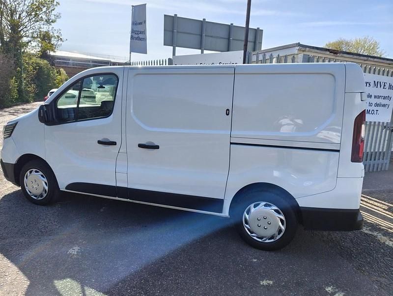 Begagnad Renault Trafic Business 2022 Vit