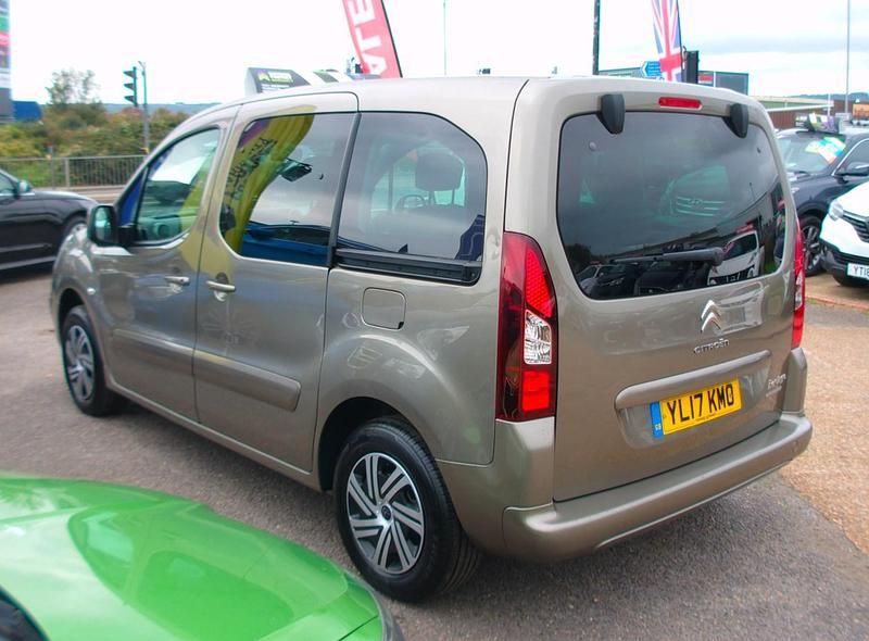 Used Citroën Berlingo Feel 110 HP (80 kW) 2017 Brown MPV