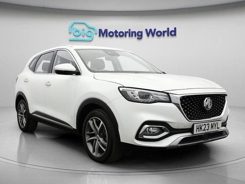 White Used 2023 MG HS Excite SUV | £16,000 (Fair price) - Image 1/4