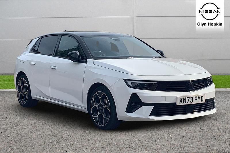 White Used 2023 Vauxhall Astra Hatchback | £16,913 (Fair price) - Image 1/4