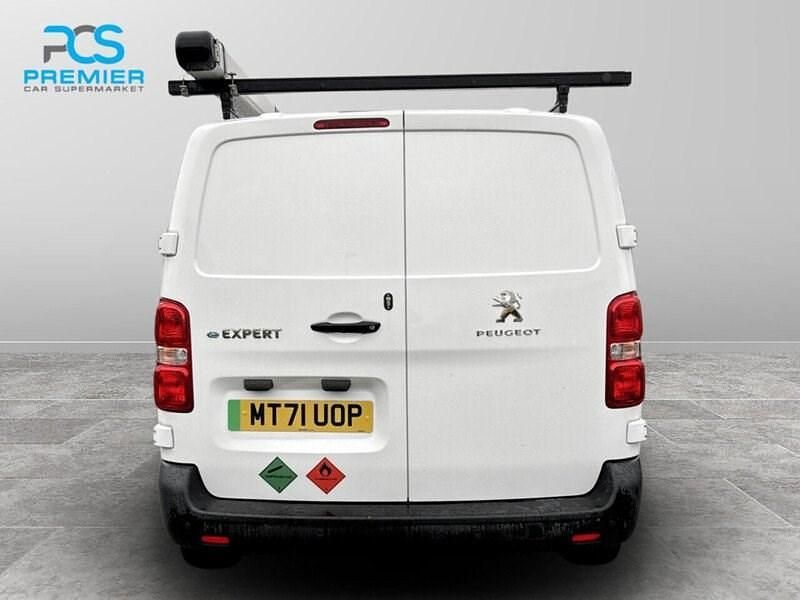 Used Peugeot e-Expert 100 kW (136 HP) 2021 White Van