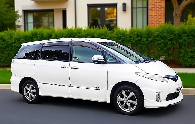 White Used 2010 Toyota Estima Hybrid MPV | £9,595 - Image 1/4