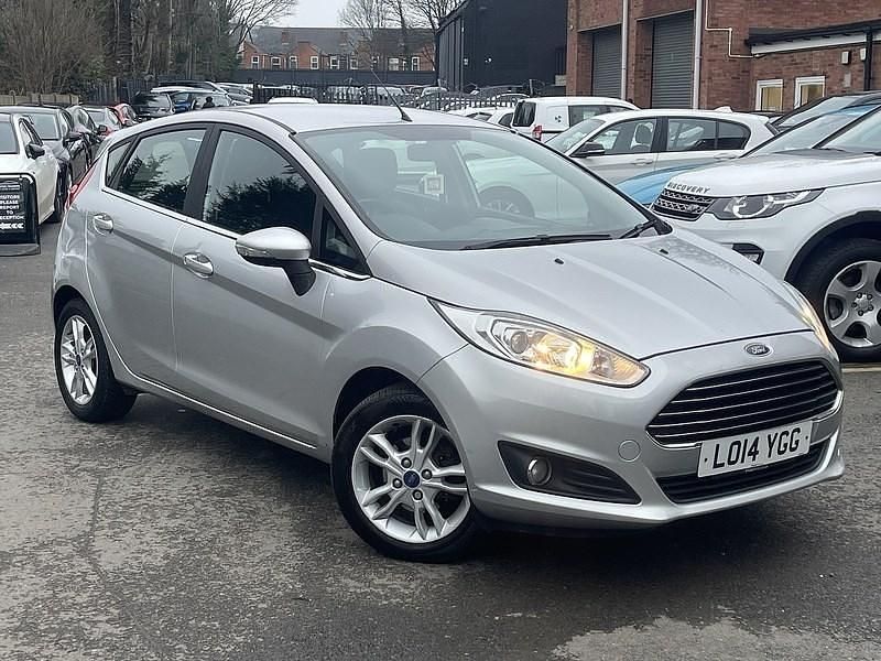 Silver Used 2014 Ford Fiesta Zetec Hatchback | £5,845 (Fair price) - Image 1/3