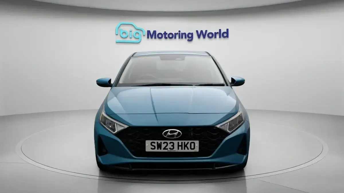 Used Hyundai i20 Premium 100 HP (73 kW) 2023 Turquoise Hatchback