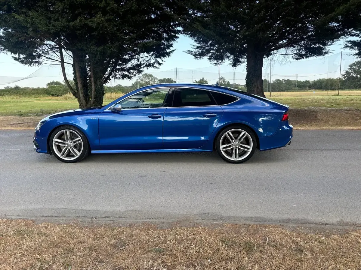 Used Audi A7 450 HP (330 kW) 2016 Blue Hatchback