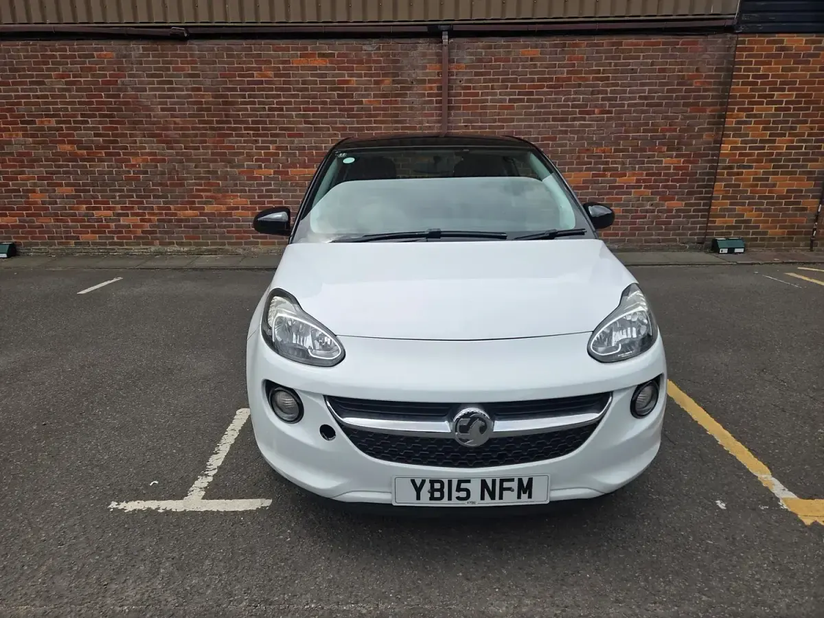 Used Vauxhall Adam Glam 100 HP (73 kW) 2015 White Hatchback