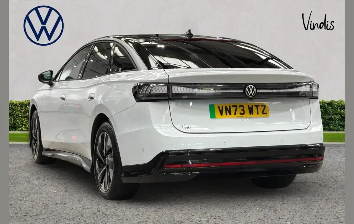 Used VW ID.7 Pro 210 kW (286 HP) 2024 White Hatchback