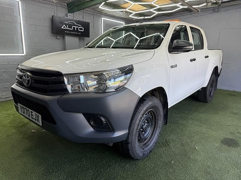 Used Toyota HiLux Active 148 HP (108 kW) 2020 White Pickup