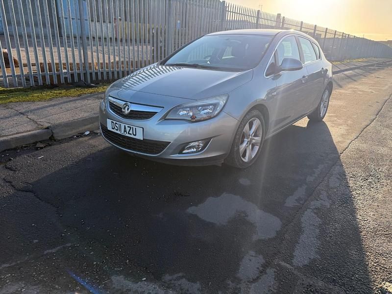 Silver Used 2011 Vauxhall Astra SRi Hatchback | £1,695 (Good price) - Image 1/4