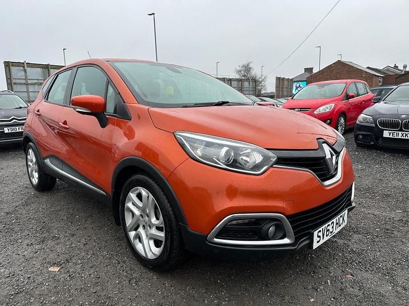 Used Renault Captur Dynamique 90 HP (66 kW) 2013 Orange SUV