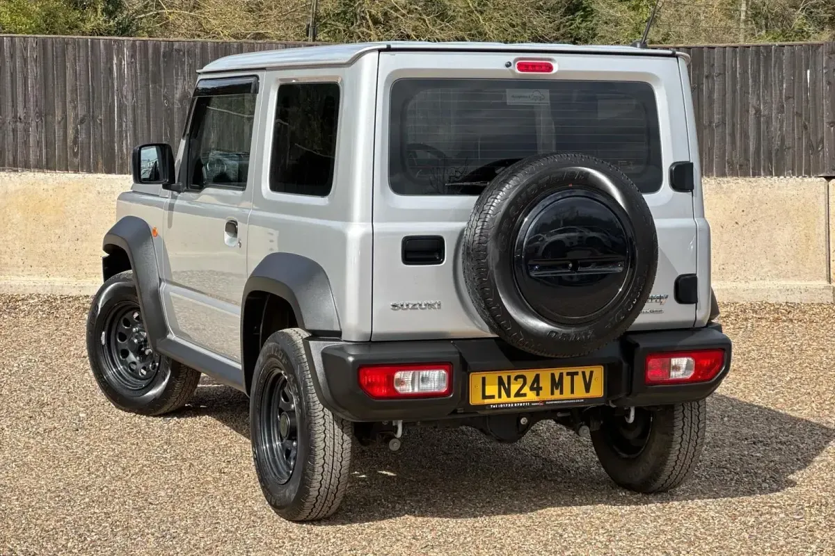 Begagnad Suzuki Jimny 2024 Silver SUV