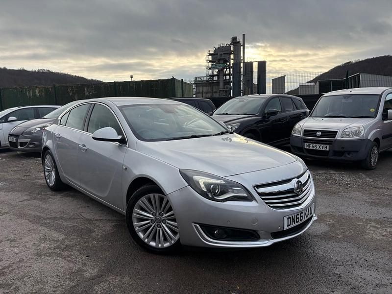 Second-hand Vauxhall Insignia 2016 Argintiu Hatchback