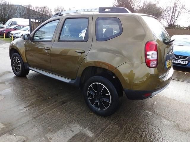 Used Dacia Duster Prestige 110 HP (80 kW) 2016 Green SUV