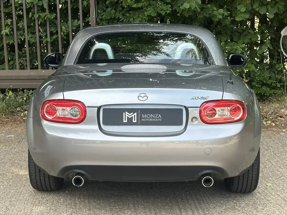 Used Mazda MX5 Inclusive 160 HP (117 kW) 2014 Silver Cabriolet