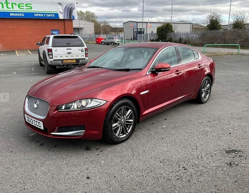Used Jaguar XF Luxury 163 HP (119 kW) 2013 Red Sedan