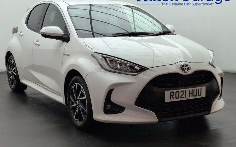 Used 2025 Toyota Yaris Hybrid Design Hatchback | £14,800 (Super price) - Image 1/4