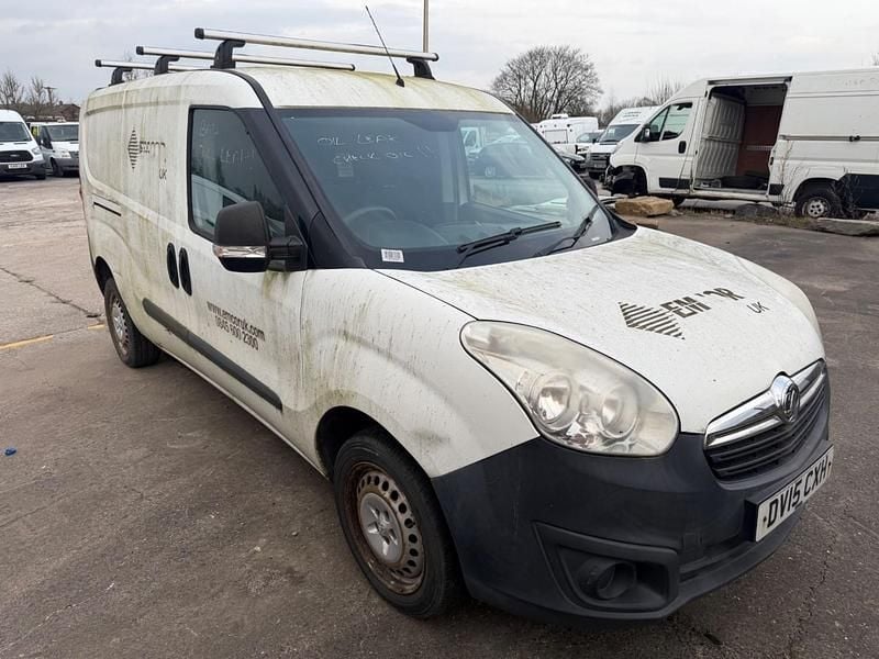 Used Vauxhall Combo 2015 White MPV