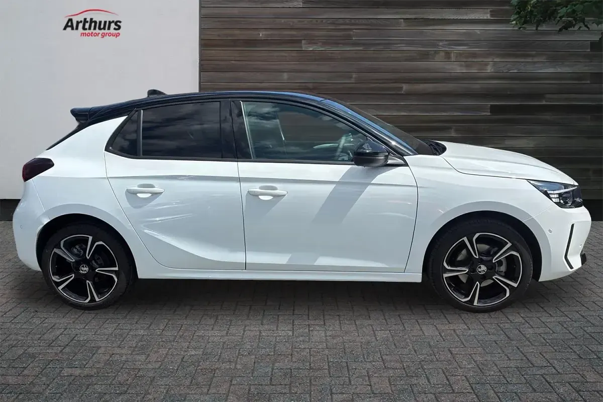 New Vauxhall Corsa Ultimate 100 HP (73 kW) 2025 White Hatchback