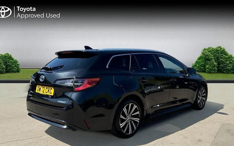Usado Toyota Corolla Design 122 CV (89 kW) 2022 Negro Familiar