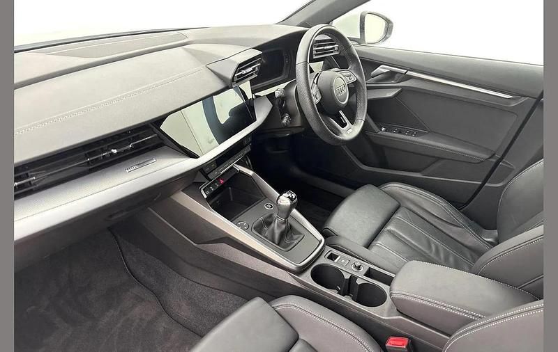 Used Audi A3 S-Line 147 HP (108 kW) 2023 White Sedan