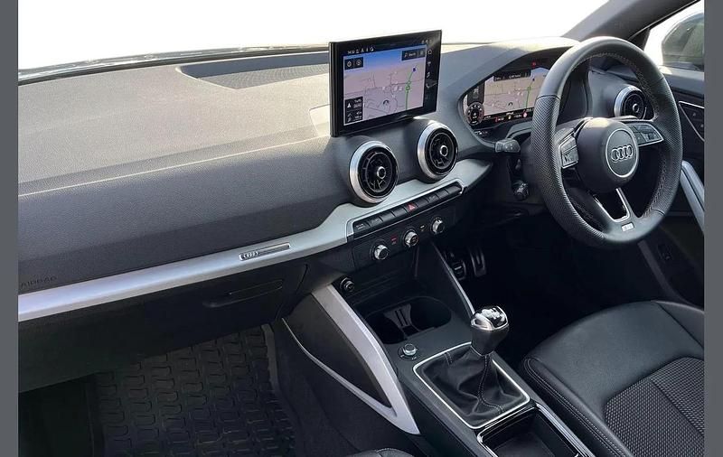 Used Audi Q2 S-Line 113 HP (83 kW) 2025 Grey SUV