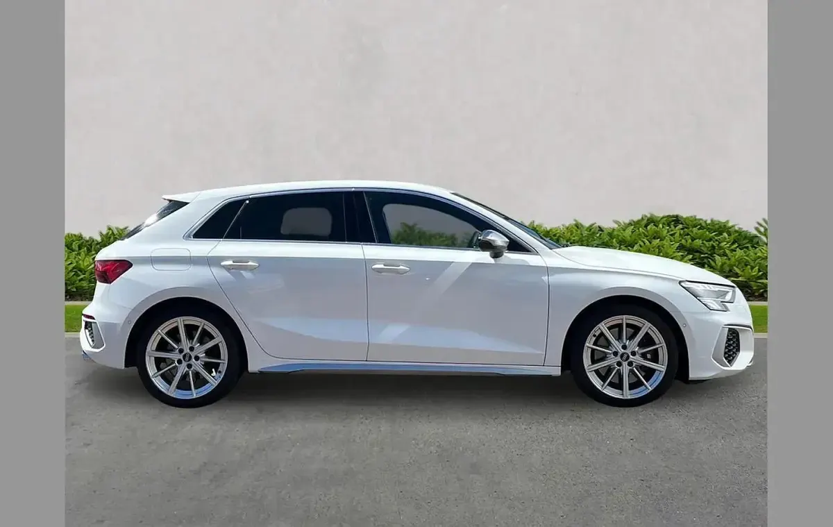Used Audi S3 Sportback Comfort 310 HP (228 kW) 2022 White Hatchback