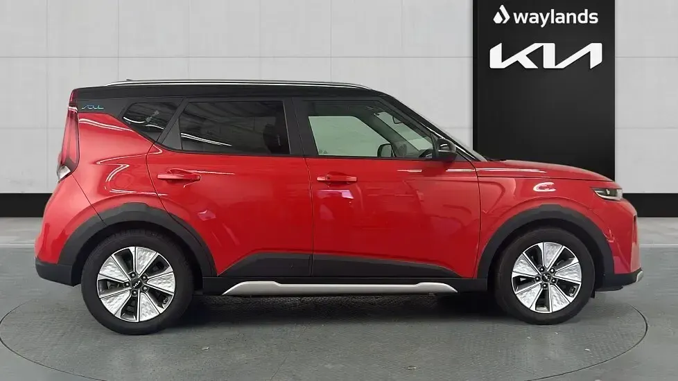 Used Kia Soul 150 kW (204 HP) 2022 Red SUV