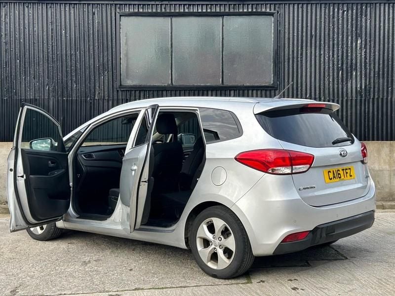 Used Kia Carens 2016 Silver MPV