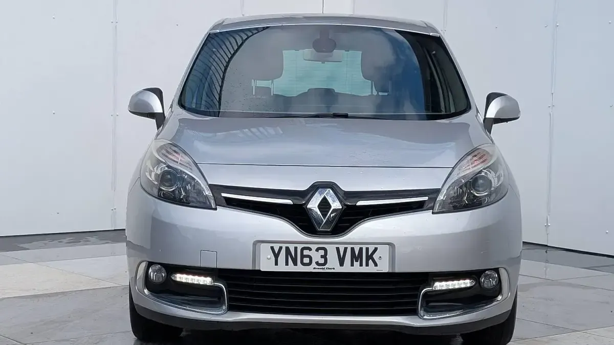 Used Renault Scénic III Dynamique 2013 Silver MPV