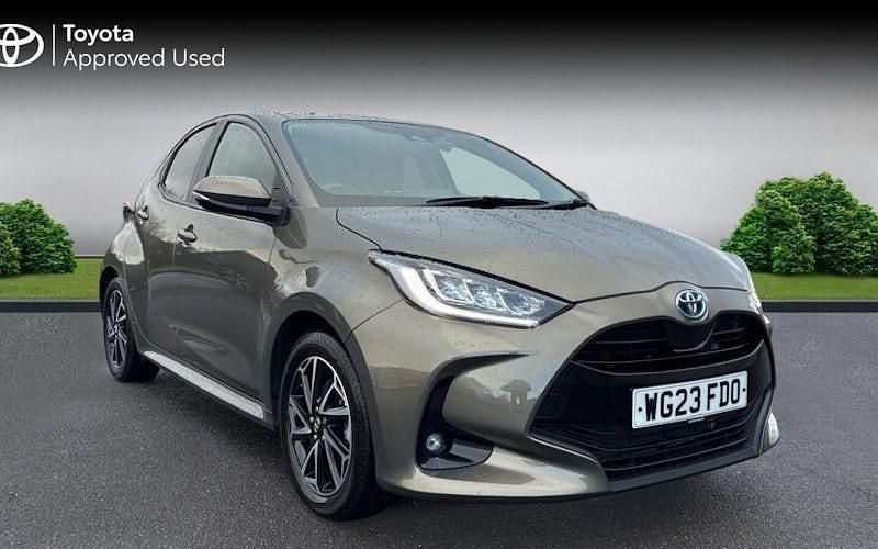 Used 2026 Toyota Yaris Hybrid Design Hatchback | £17,846 (Super price) - Image 1/2