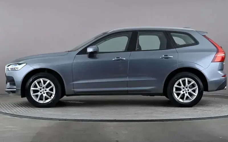 Used Volvo XC60 Momentum 190 HP (139 kW) 2020 Grey SUV