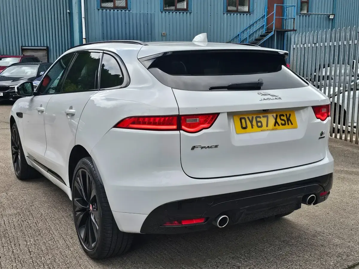 Used Jaguar F-Pace S 300 HP (220 kW) 2017 White SUV