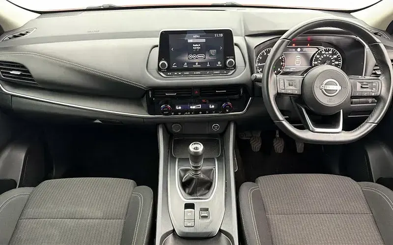 Used Nissan Qashqai Acenta Premium 140 HP (102 kW) 2023 Red SUV