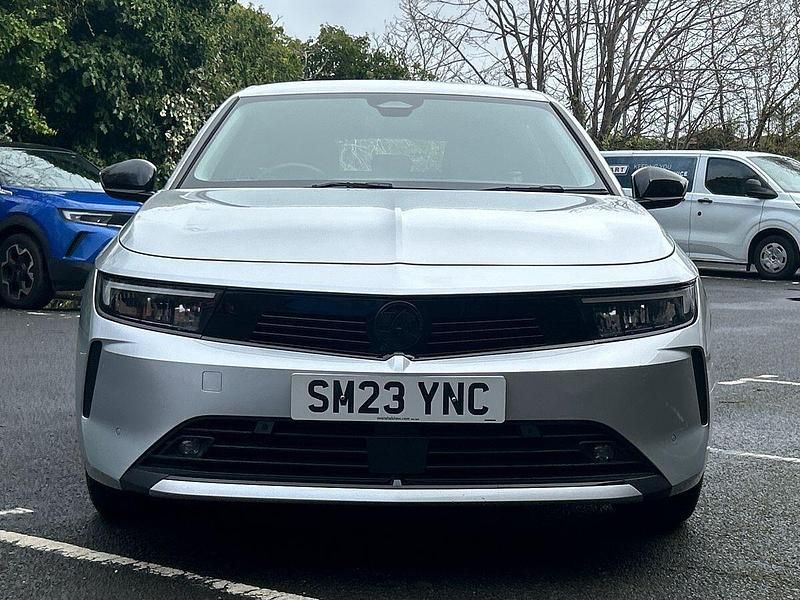 Used Vauxhall Astra Design Edition 130 HP (95 kW) 2023 Grey Estate
