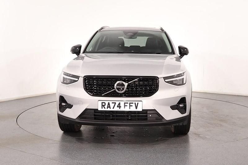 Used Volvo XC40 Ultra 194 HP (142 kW) 2025 Silver SUV