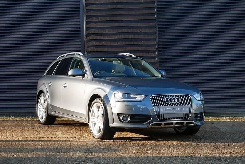 Monsoon grey metallic (lx7r) Used 2022 Audi A4 Allroad Estate | £13,940 - Image 1/4
