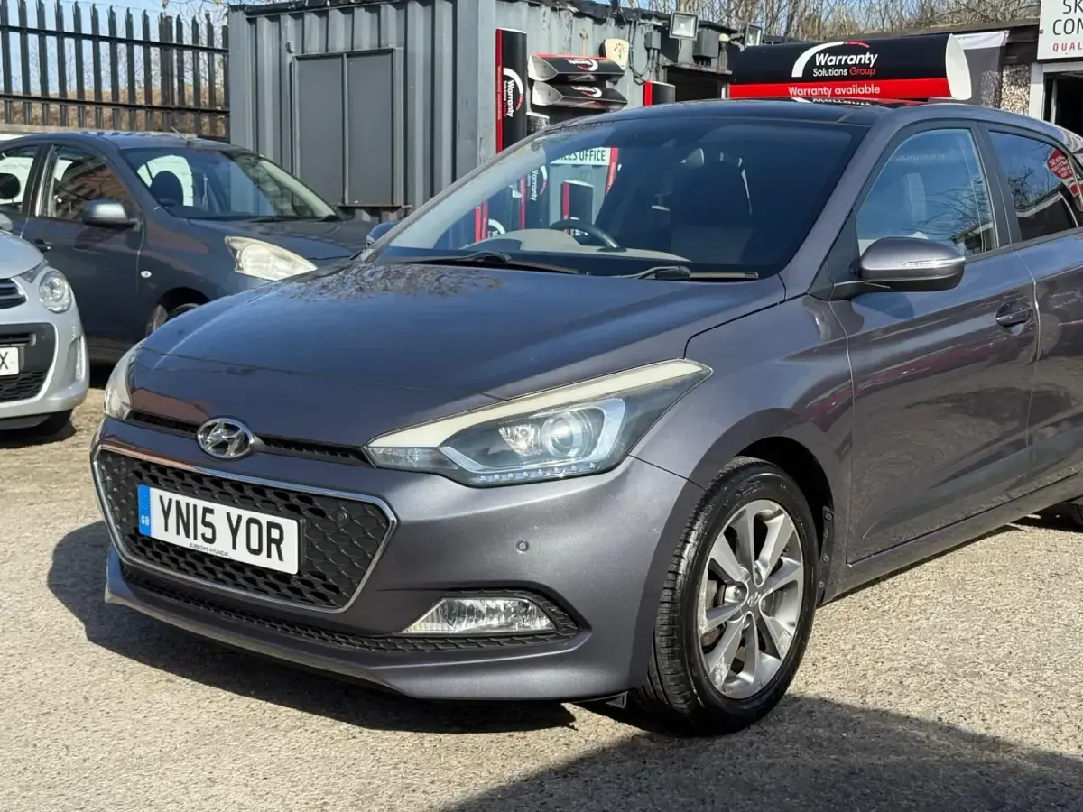 Begagnad Hyundai i20 Premium SE 2015 Grå Halvkombi