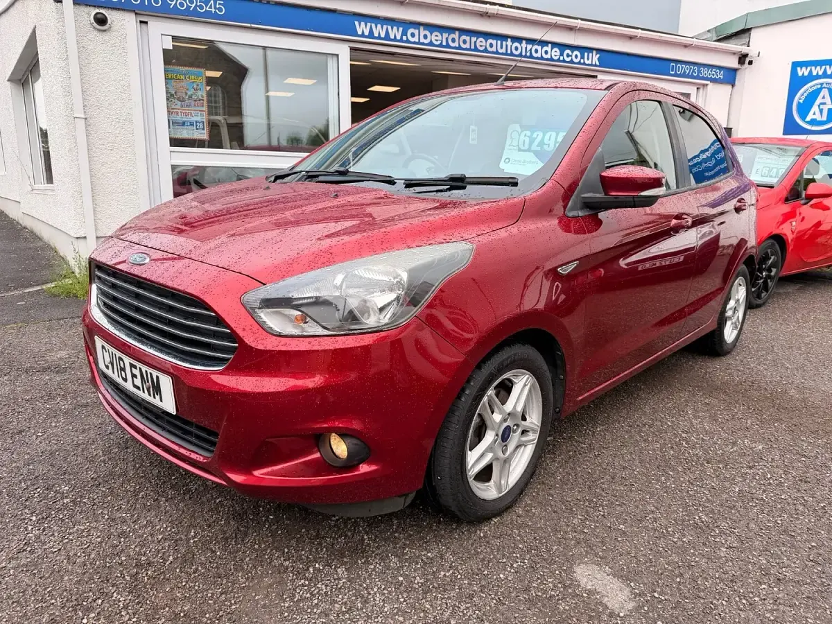 Used Ford Ka Plus Zetec 85 HP (62 kW) 2018 Red Hatchback